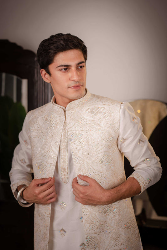 Suutraa Men's Off White Silk Embroided Kurta Pyjama Jacket Set
